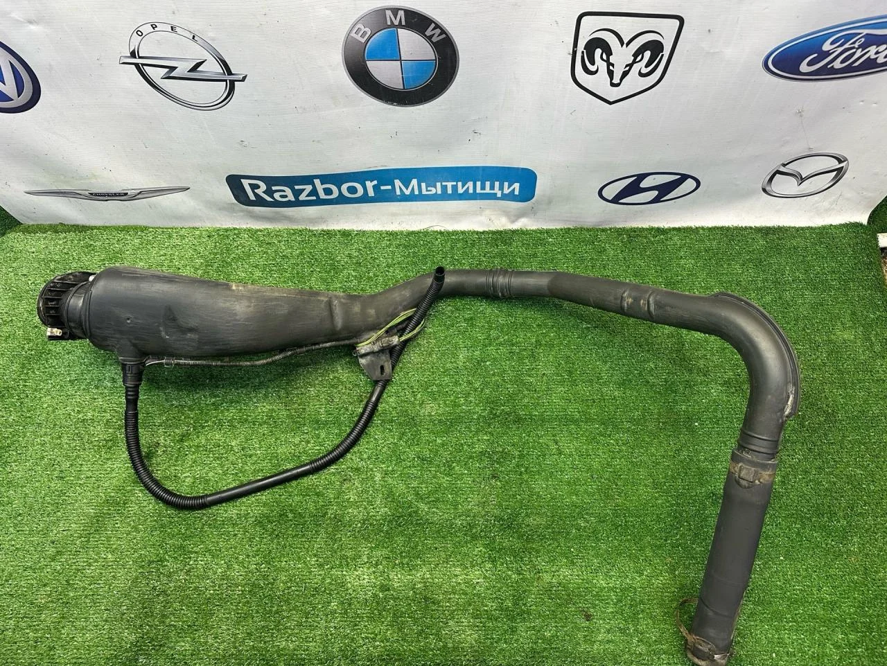 Горловина топливного бака Peugeot 406 рест. 2002 - миниатюра 5