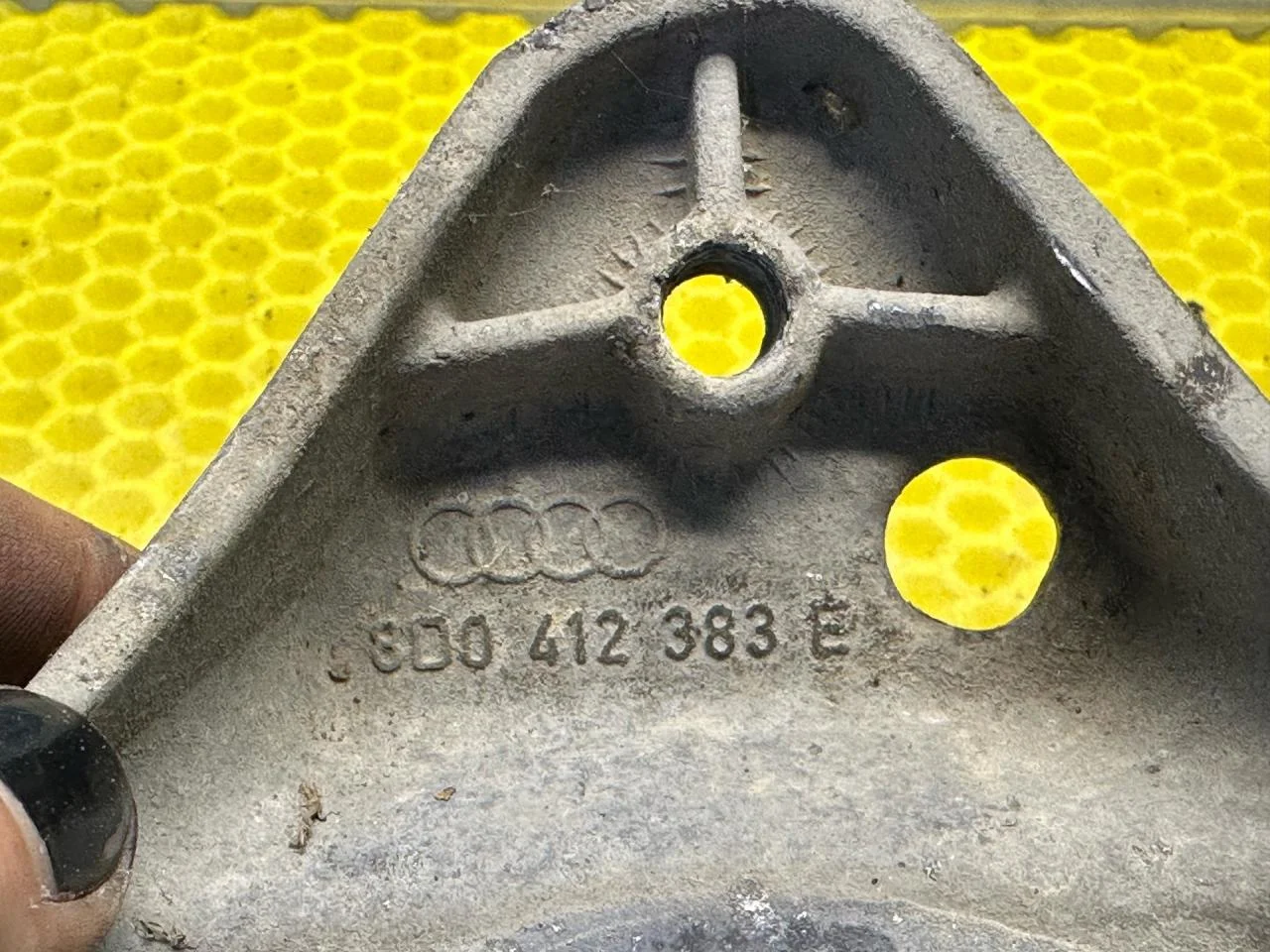 Опора амортизатора верхняя (чашка) Audi A6 C5 1999 - миниатюра 5