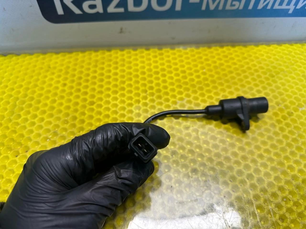 Датчик коленвала Hyundai Getz 2005 39180-22600 - миниатюра 2