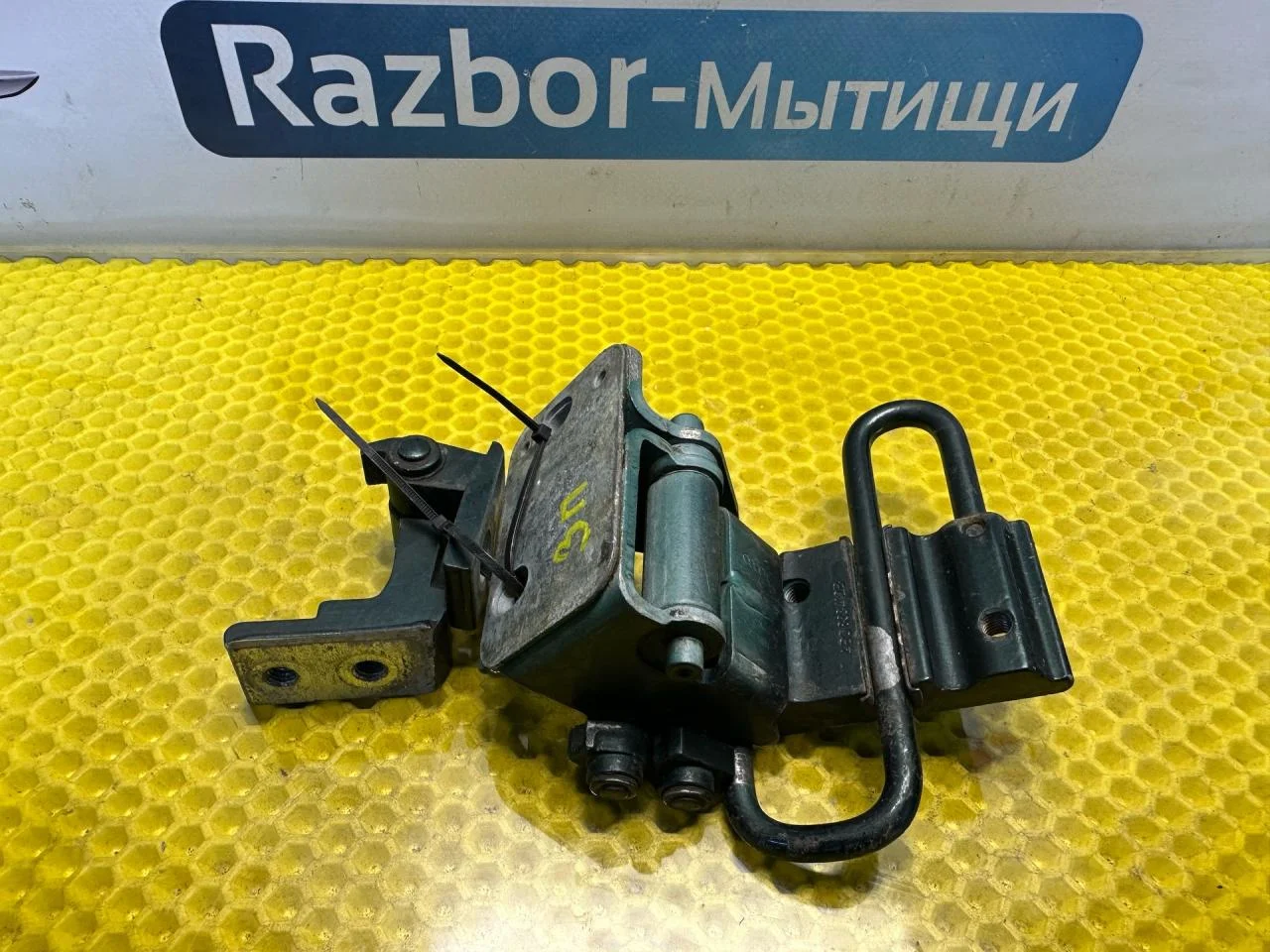Петля двери задней правой Audi A6 C5 1999 - миниатюра 2