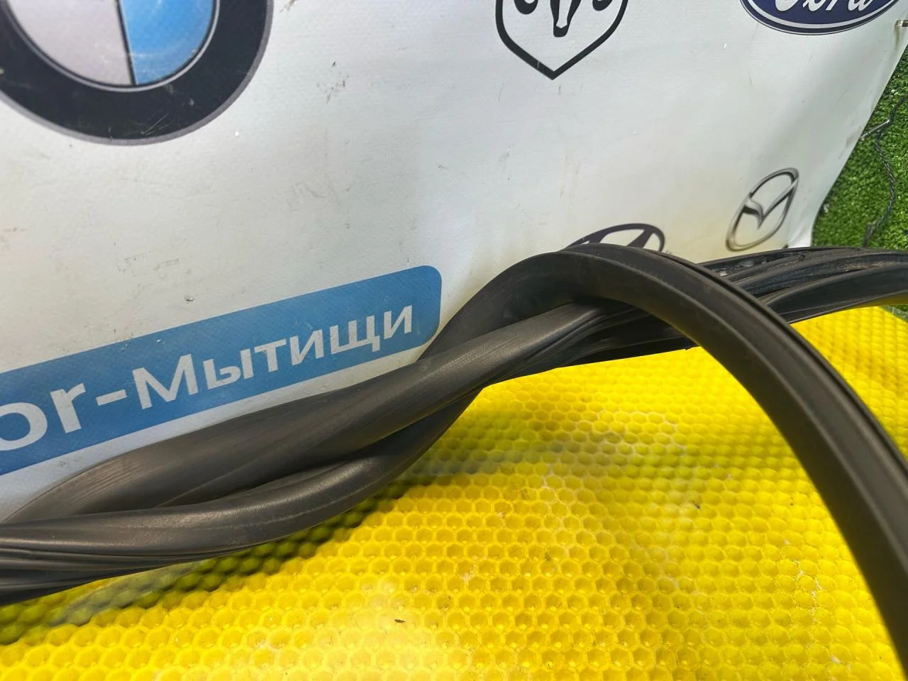 Уплотнитель дверного проема задний левый Hyundai - миниатюра 4