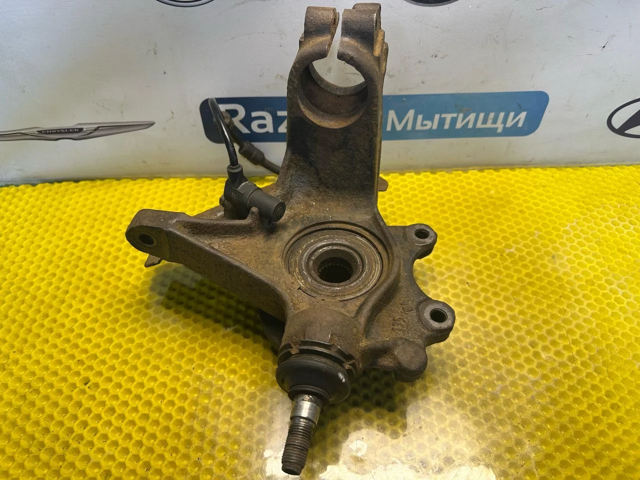 Кулак передний Peugeot 406 2002 - миниатюра 5