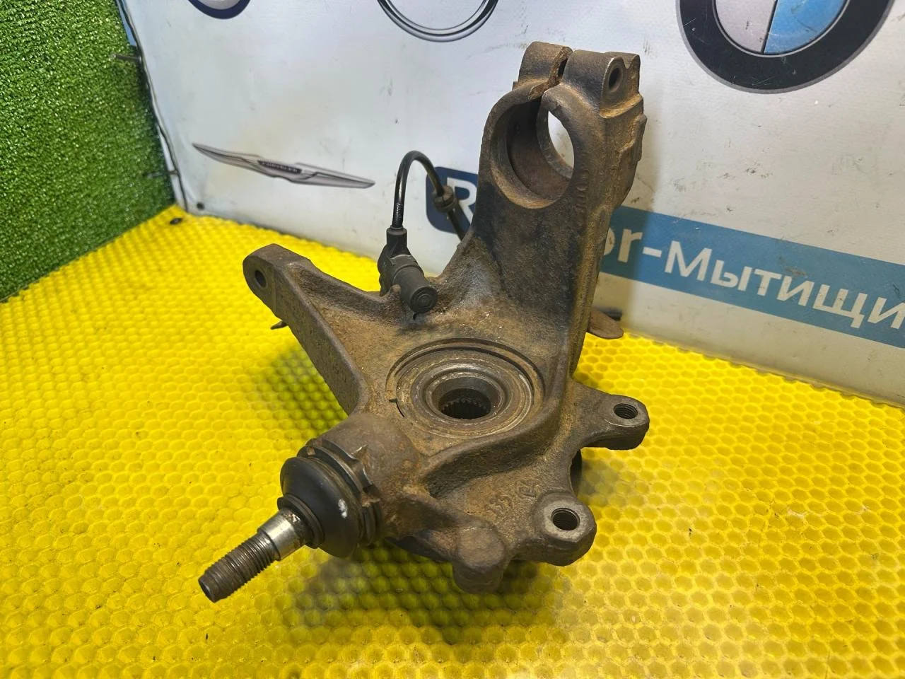 Кулак передний Peugeot 406 2002 - миниатюра 7