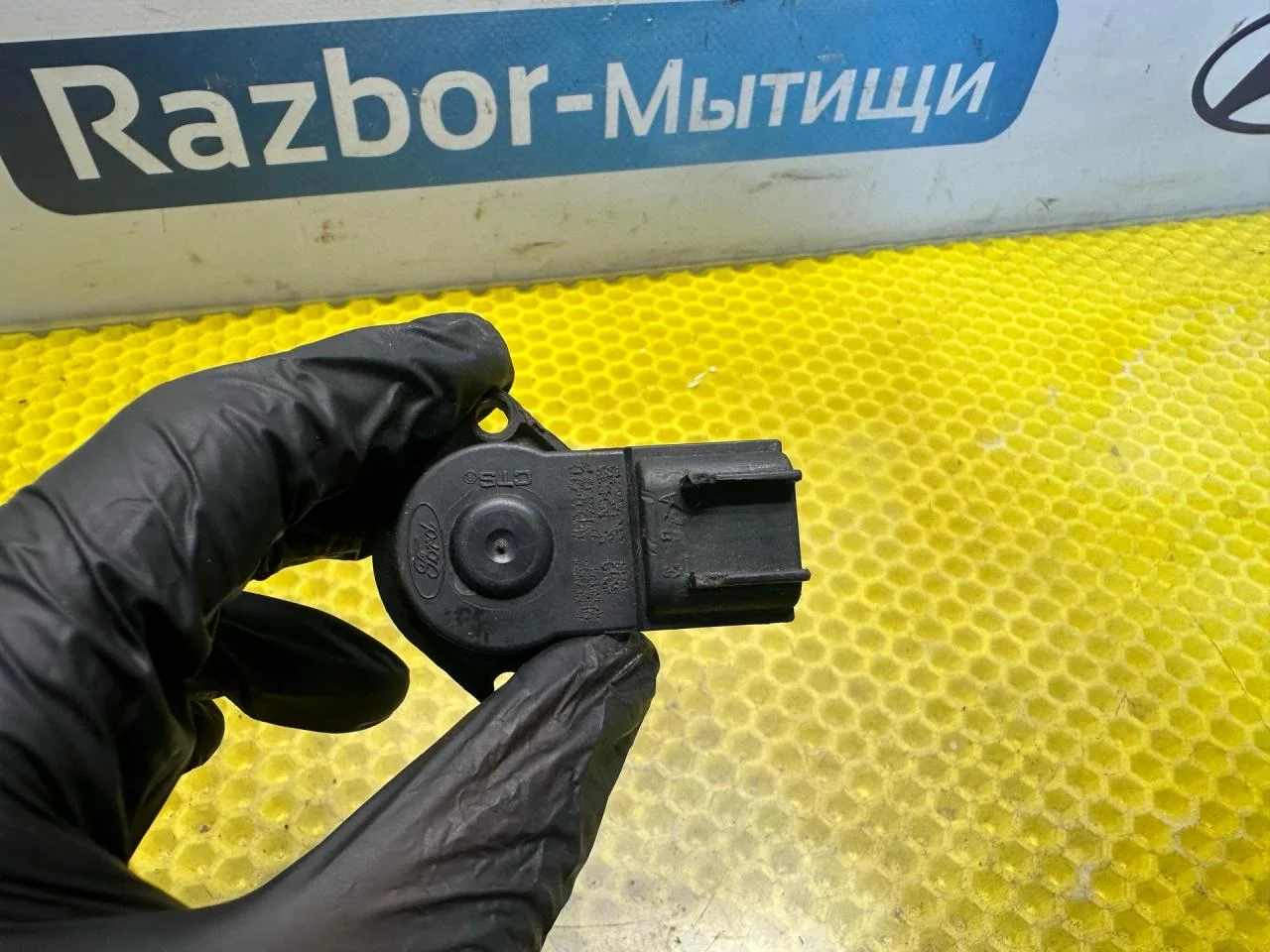 Датчик положения дроссельной заслонки Ford Focus - миниатюра 2