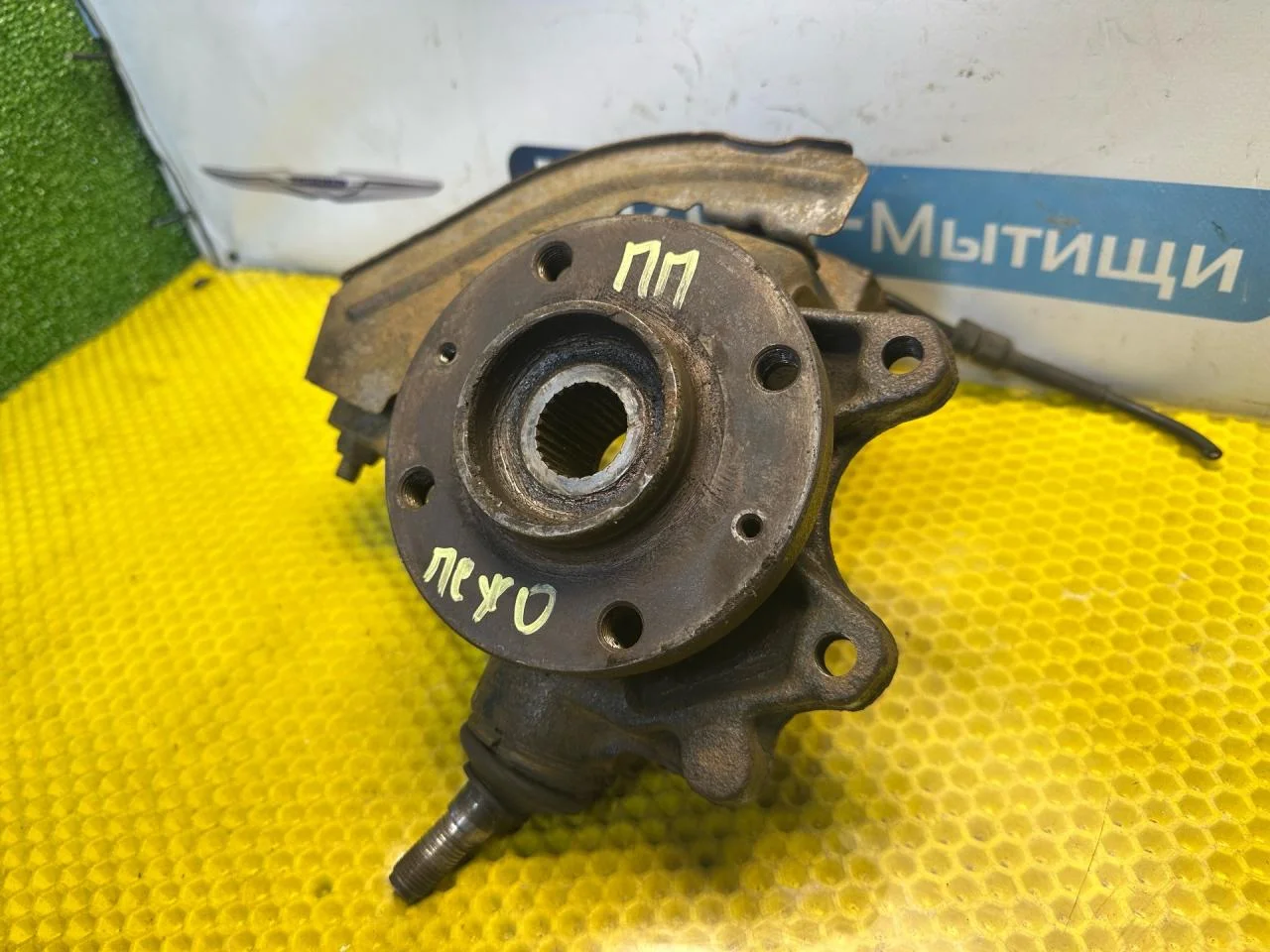 Кулак передний Peugeot 406 2002 - миниатюра 3