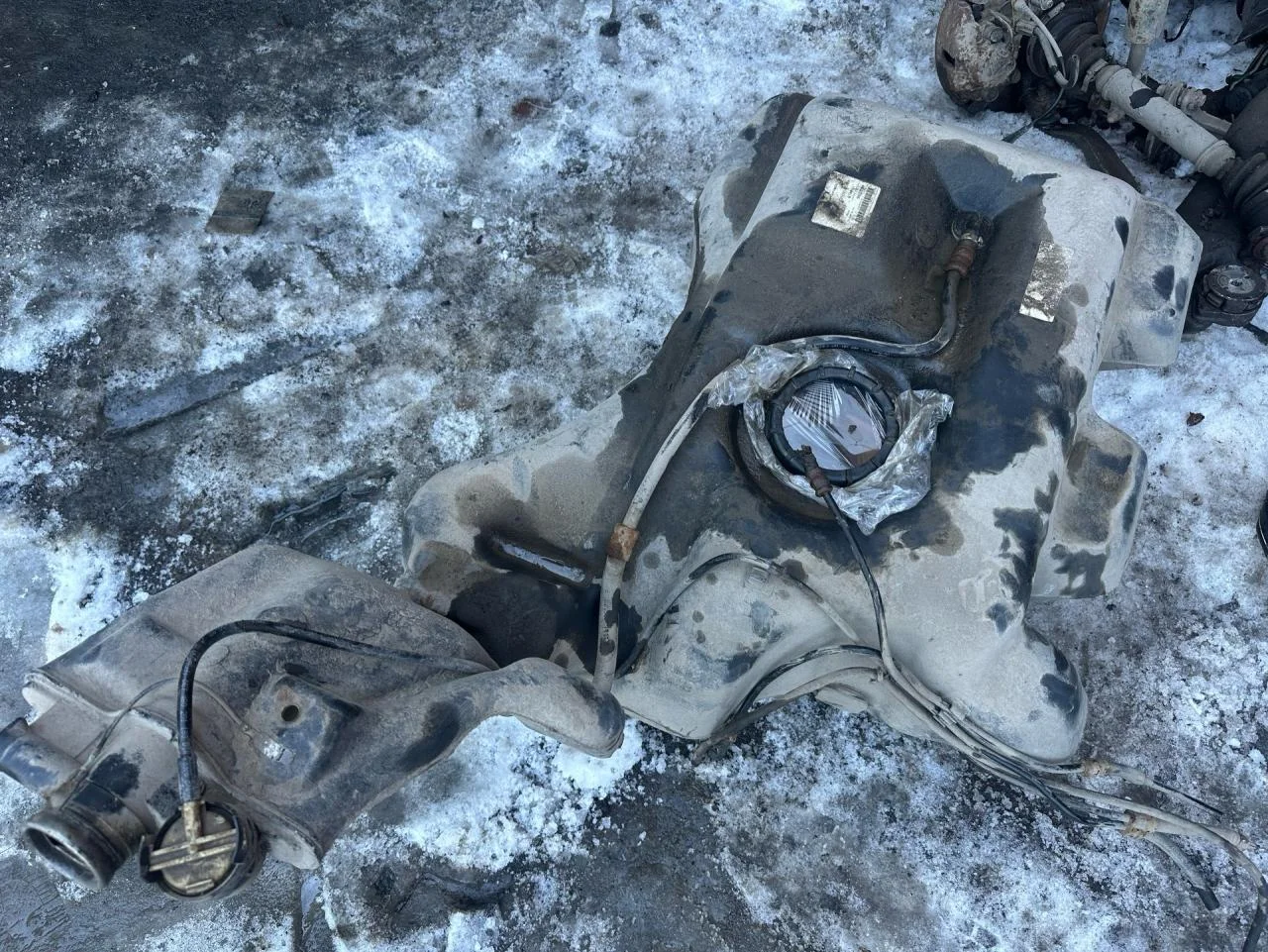 Топливный бак Audi A6 C5 1999 4B0201021ED - миниатюра 5