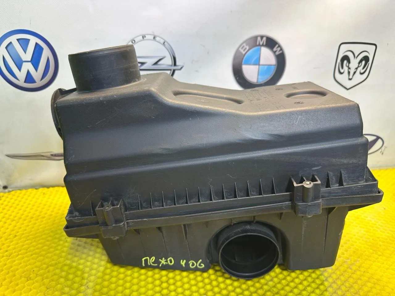 Корпус воздушногo фильтра Peugeot 406 рест. 2002 - миниатюра 6