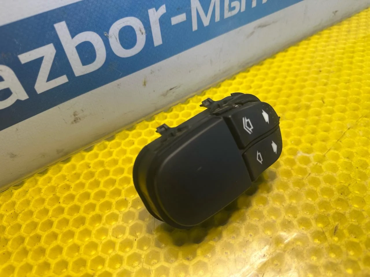 Блок управления стеклоподъемниками Ford Focus - миниатюра 3