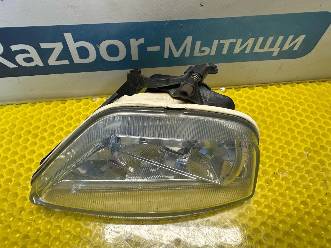Фара противотуманная правая Ford Focus рест. 2003 - миниатюра 4