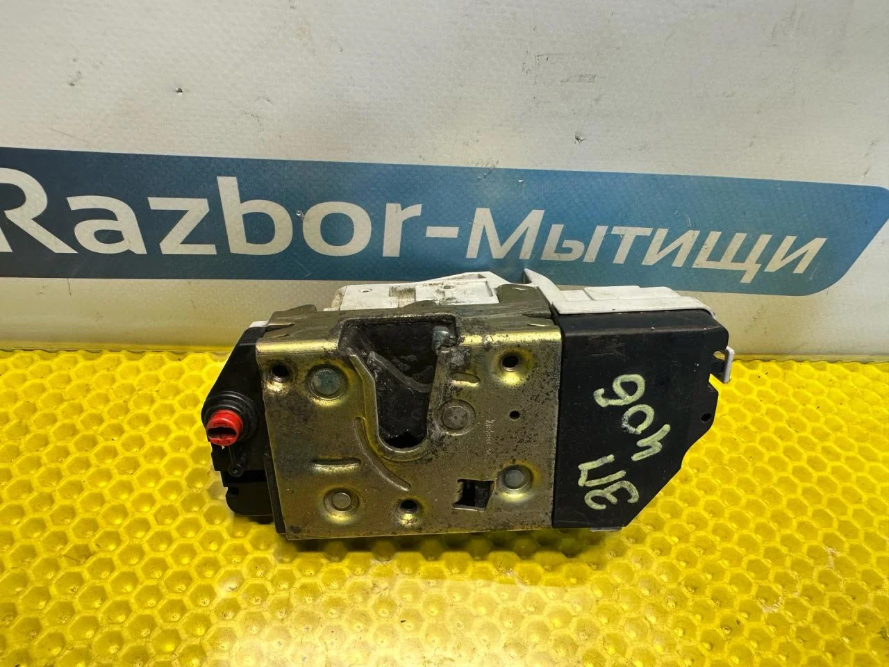 Замок двери задней правой Peugeot 406 рест. 2002 - миниатюра 2