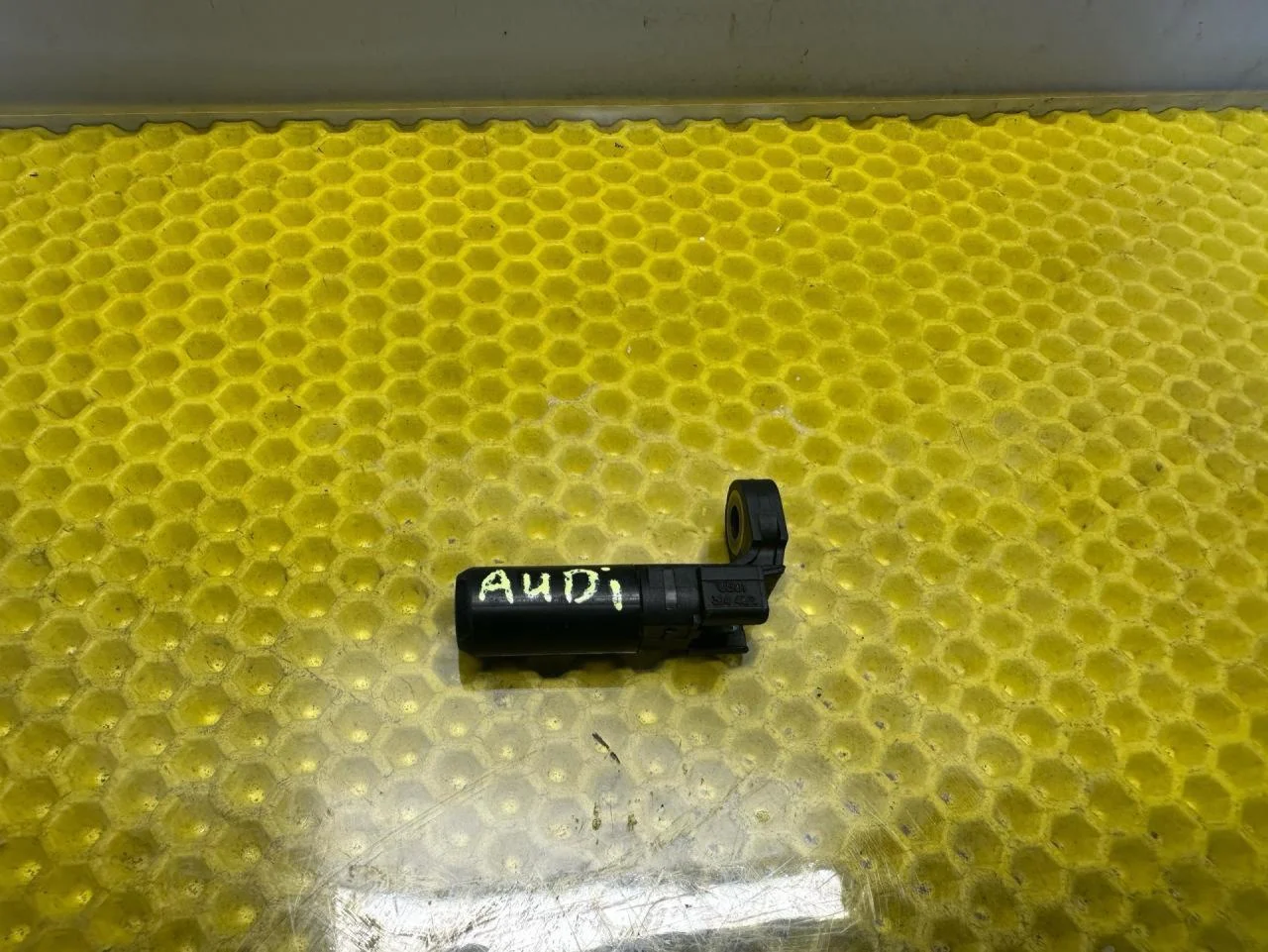 Датчик скорости Audi A6 C5 1999 0501314462 - изображение 1