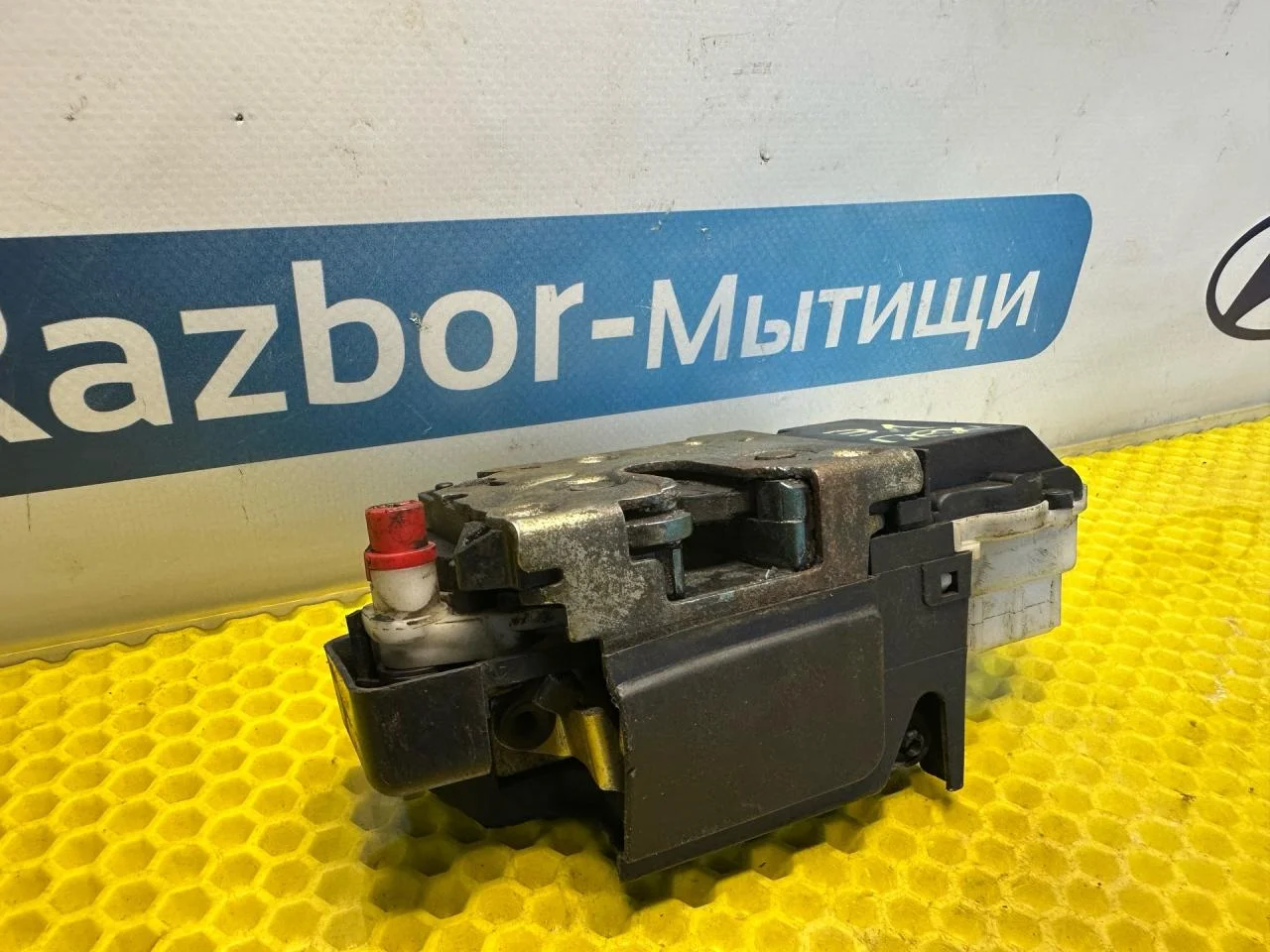 Замок двери задней левой Peugeot 406 рест. 2002 - миниатюра 7