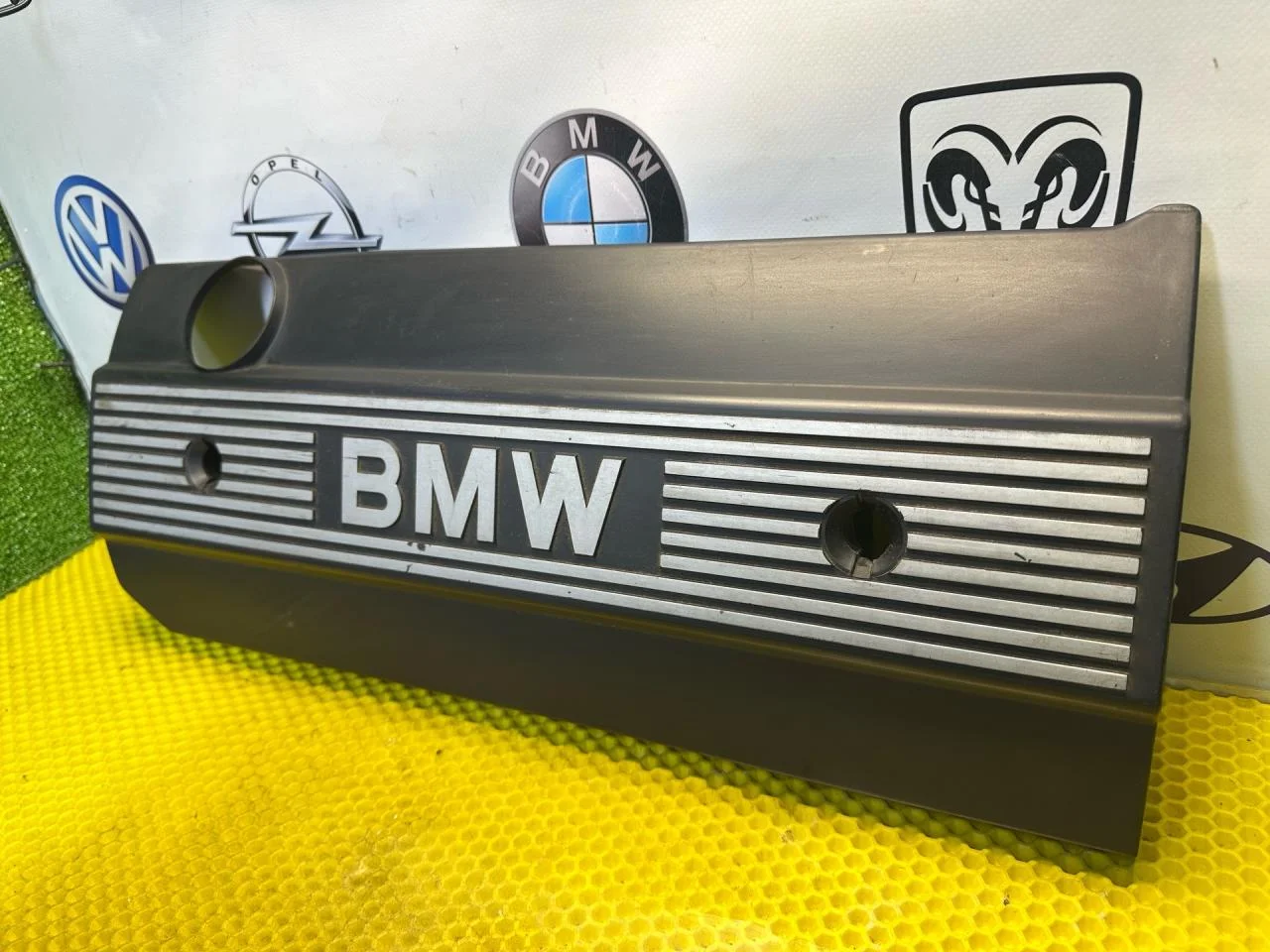 Декоративная крышка двигателя BMW 5 E34 1990 - миниатюра 3