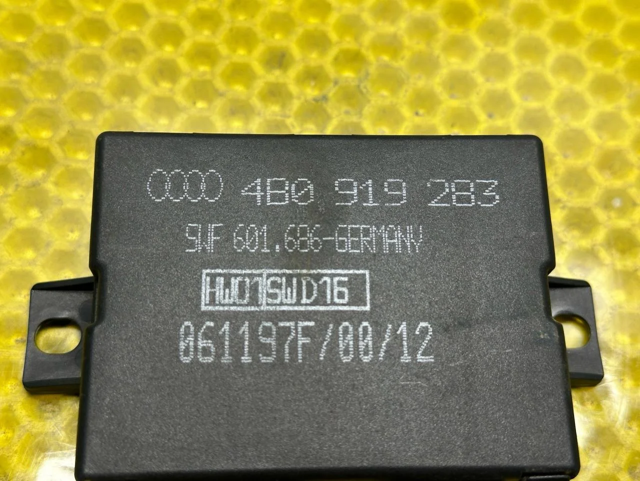 Блок управления парктрониками Audi A6 C5 1999 - миниатюра 2