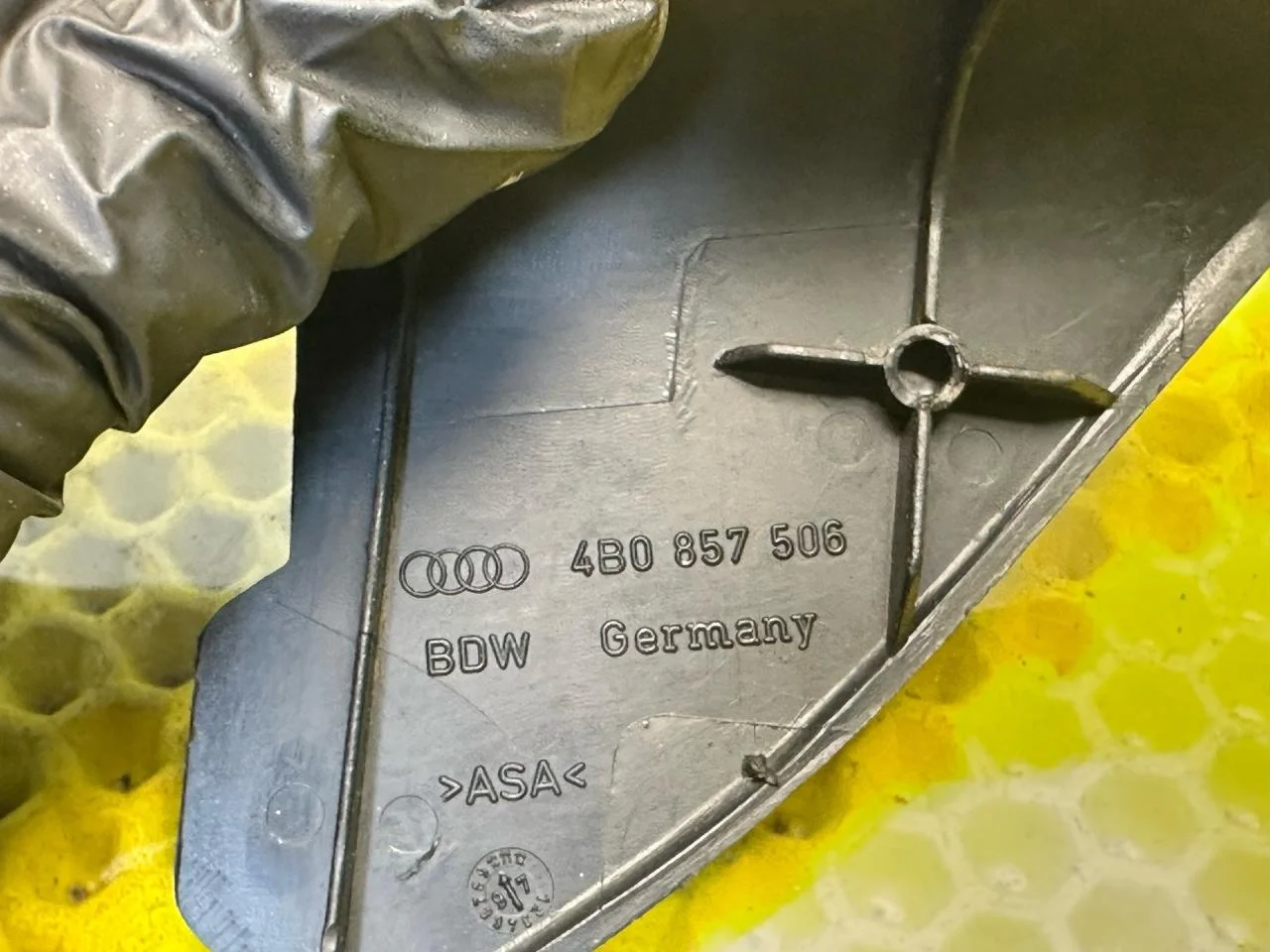 Накладка (крышка) на зеркало левого Audi A6 C5 - миниатюра 5