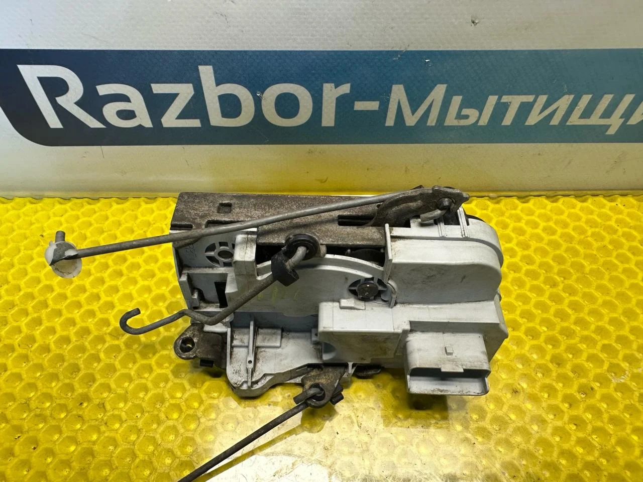 Замок двери передней правой Peugeot 406 рест. 2002 - миниатюра 4