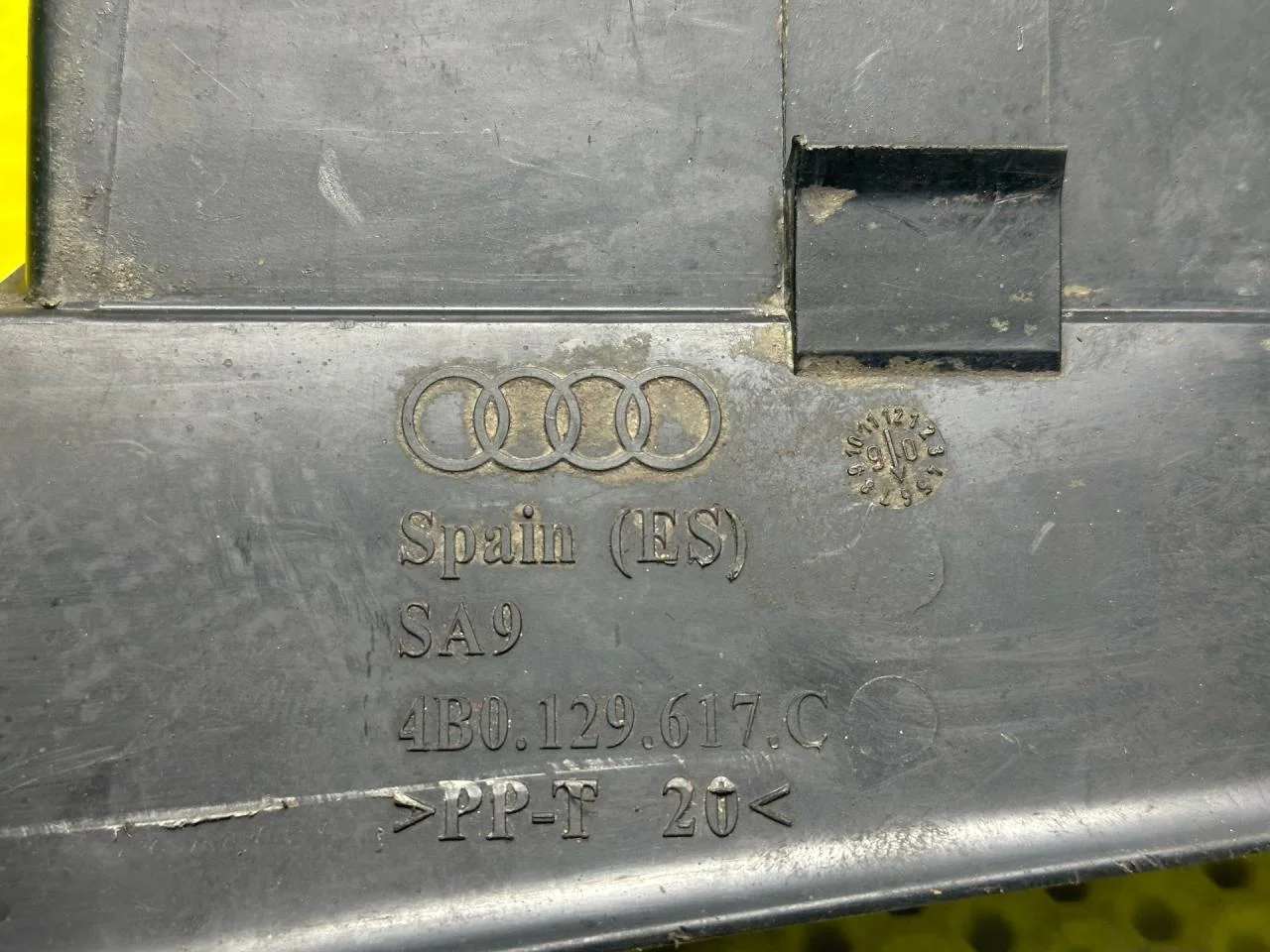 Воздухозаборник Audi A6 C5 1999 4B0.129.617.C - миниатюра 6