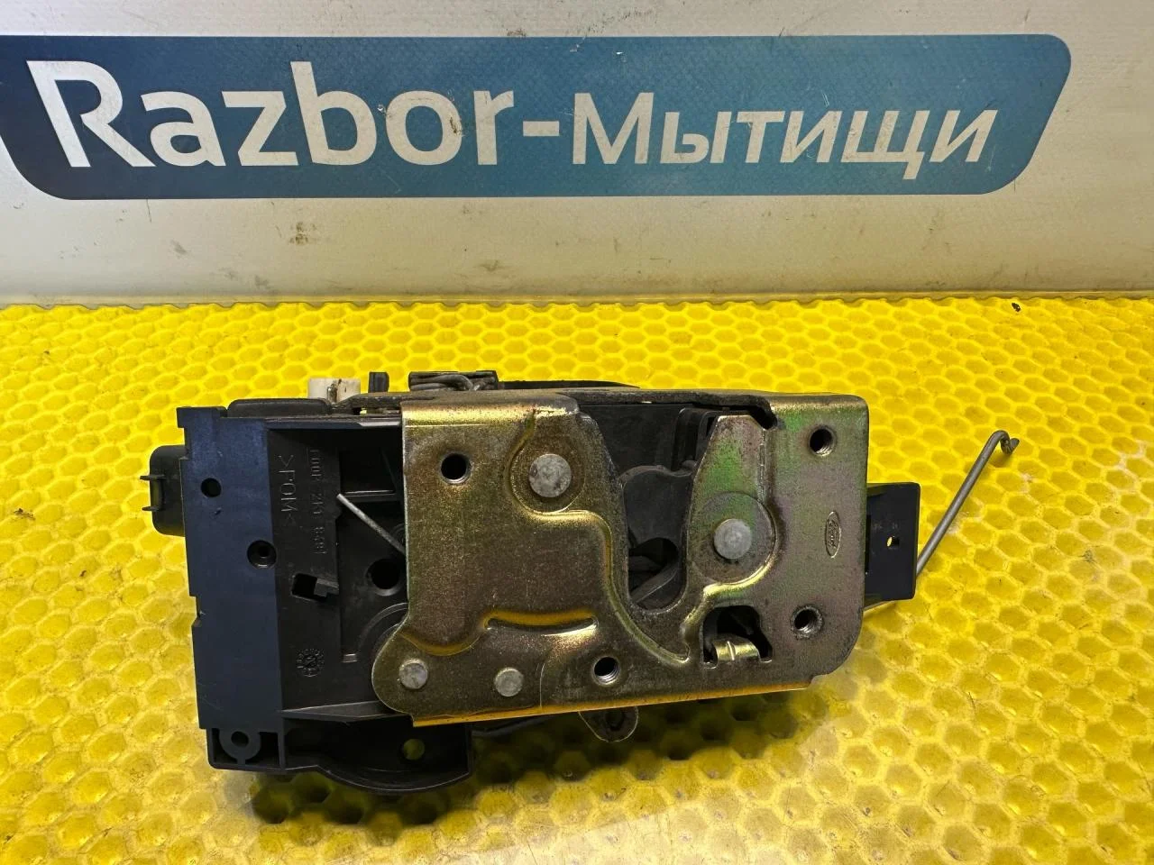 Замок двери передней правой Ford Focus рест. 2004 - миниатюра 5