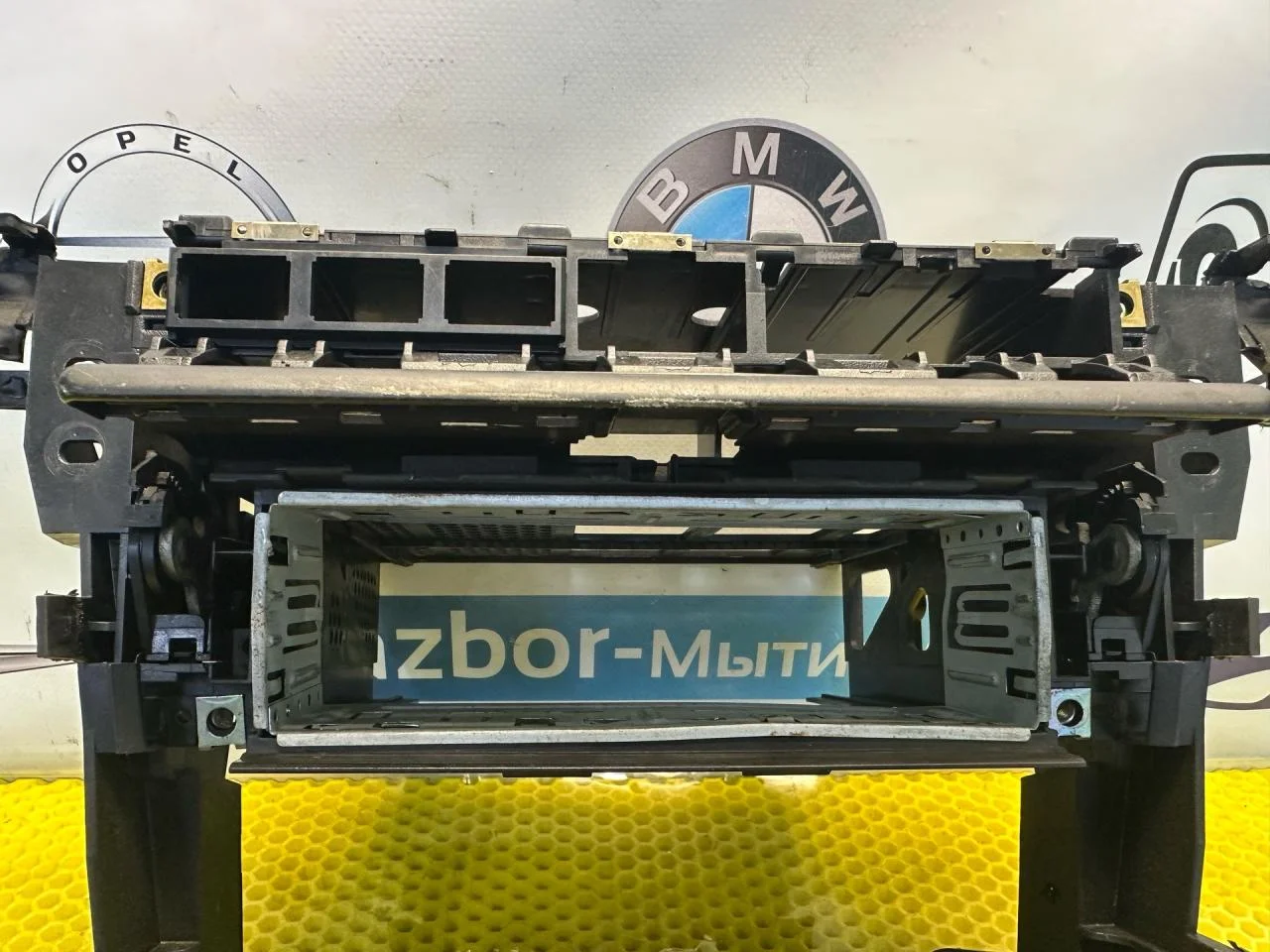 Рамка магнитолы Audi A6 C5 1999 4B0858005C - миниатюра 6