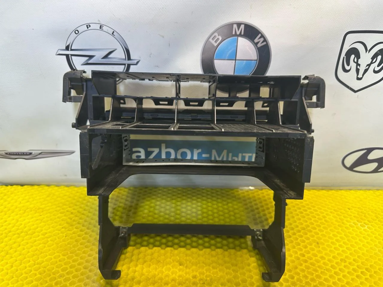 Рамка магнитолы Audi A6 C5 1999 4B0858005C - миниатюра 7