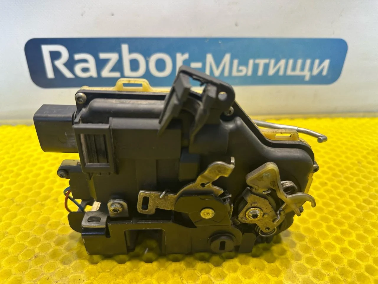Замок двери задней правой Audi A6 C5 1999 - миниатюра 6