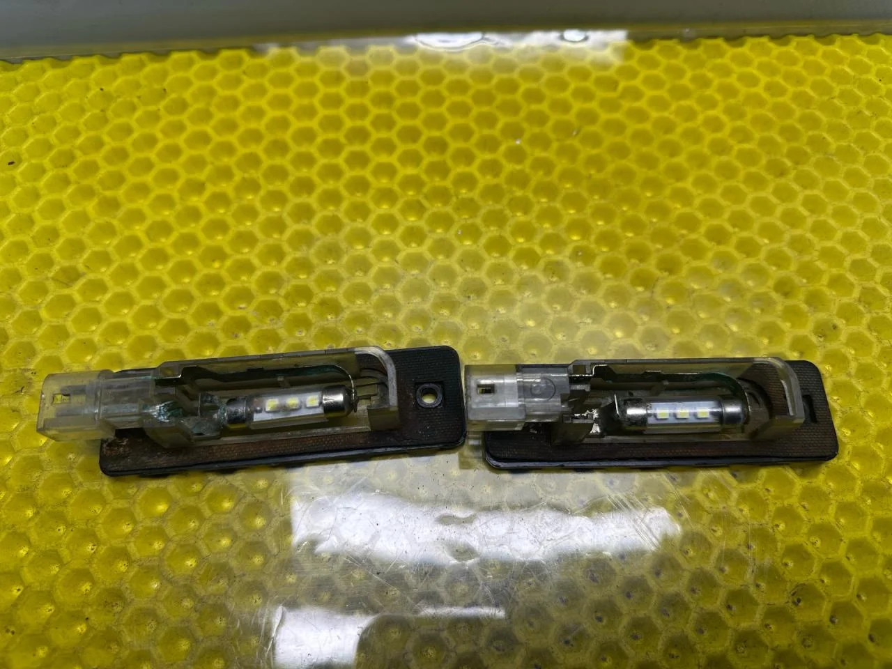 Подсветка номера BMW 5 E34 1990 63261378068 - миниатюра 4