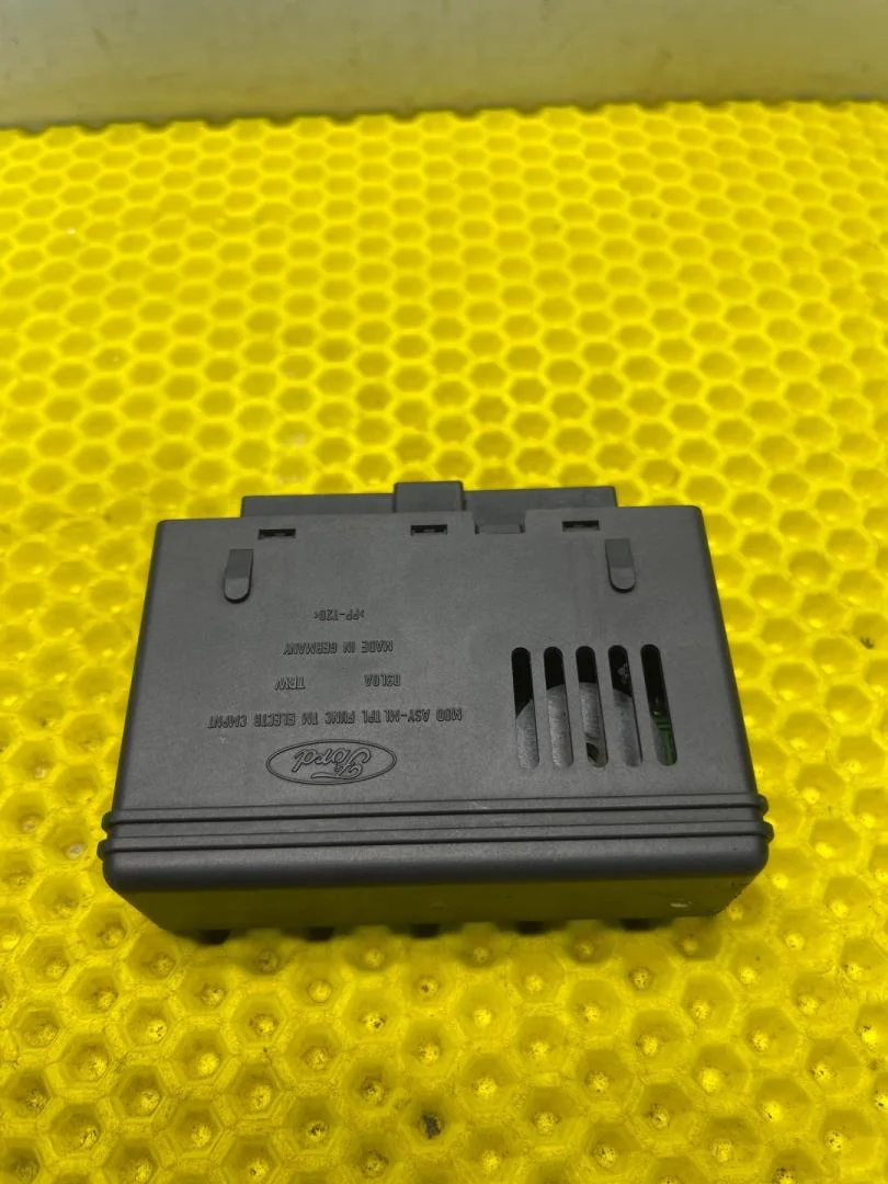 Блок комфорта Ford Focus 1 zetec 2.0