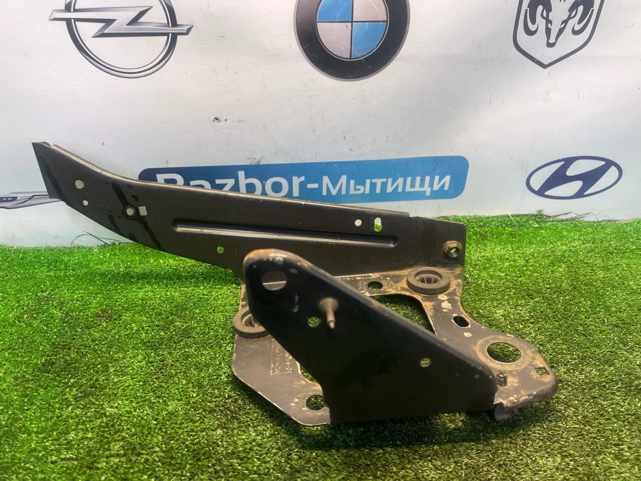 Кронштейн воздушного фильтра Ford Focus 1 - миниатюра 3