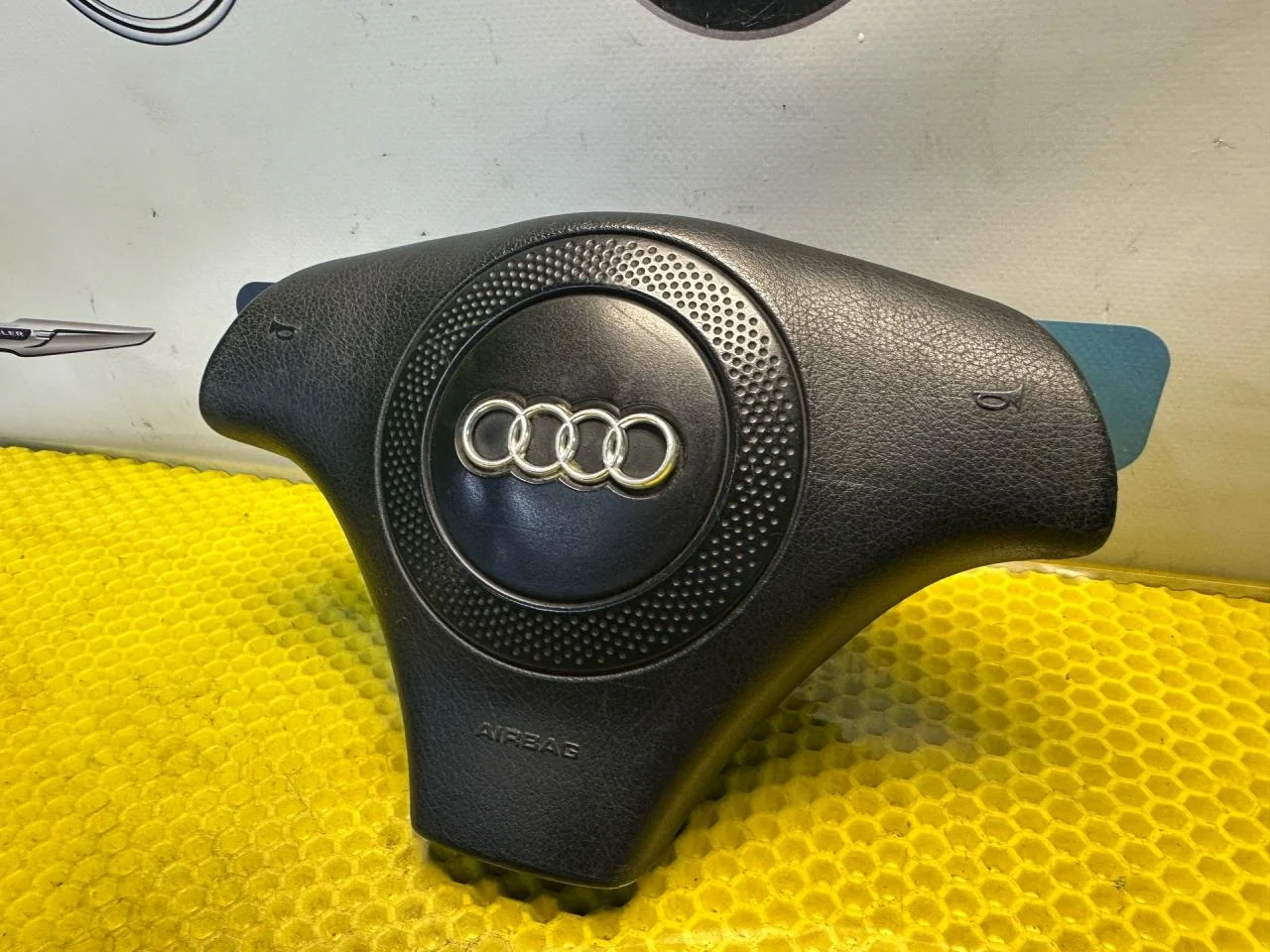 Подушка безопасности водителя Audi A6 C5 1999 - миниатюра 3