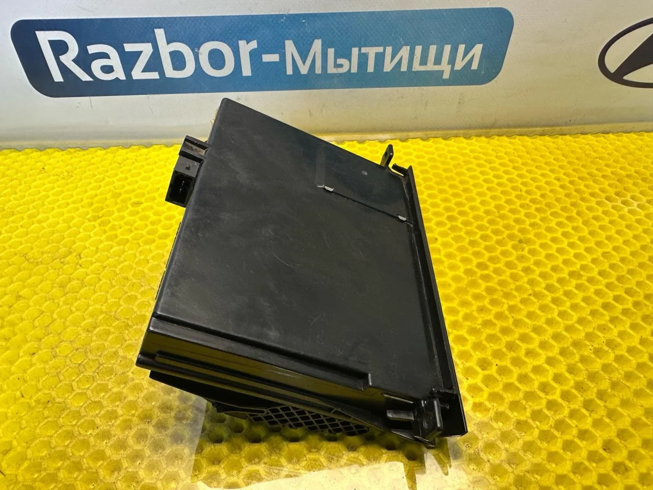 Пепельница Audi A6 C5 1999 4B0857951FG - миниатюра 8