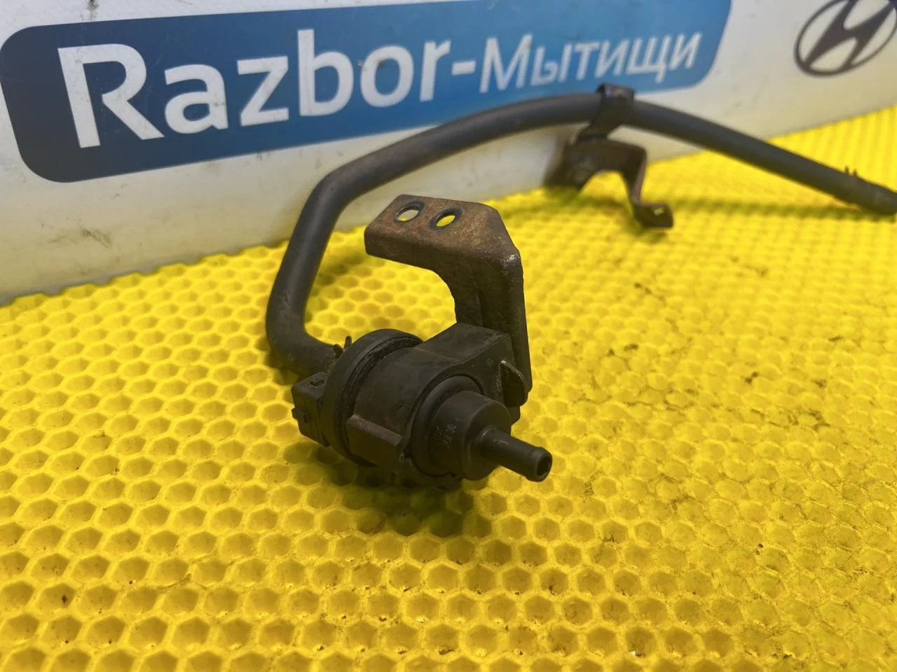 Клапан вентиляции бака Kia Rio A5D 2004 - миниатюра 2