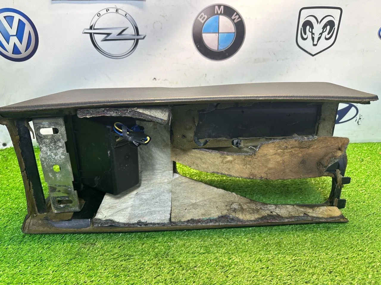 Центральный тоннель BMW 5 E34 - миниатюра 7