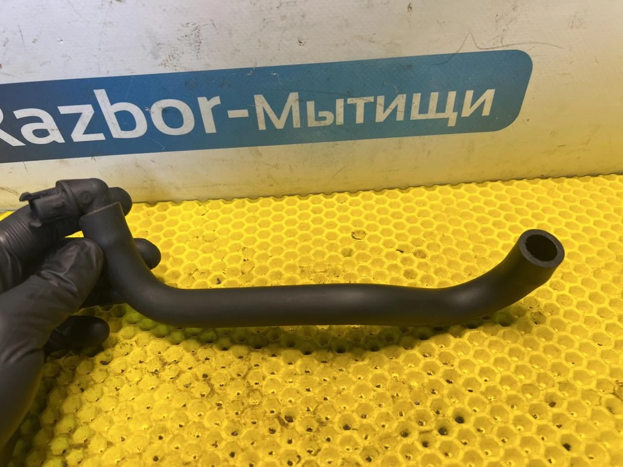 Патрубок Ford Focus 2005 2.0 бензин - миниатюра 3