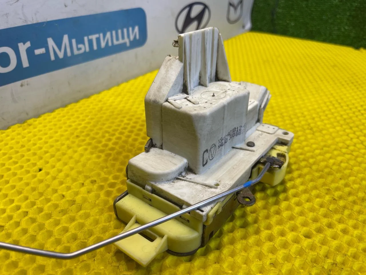 Замок двери Ford Focus 1 седан 2001 - миниатюра 3