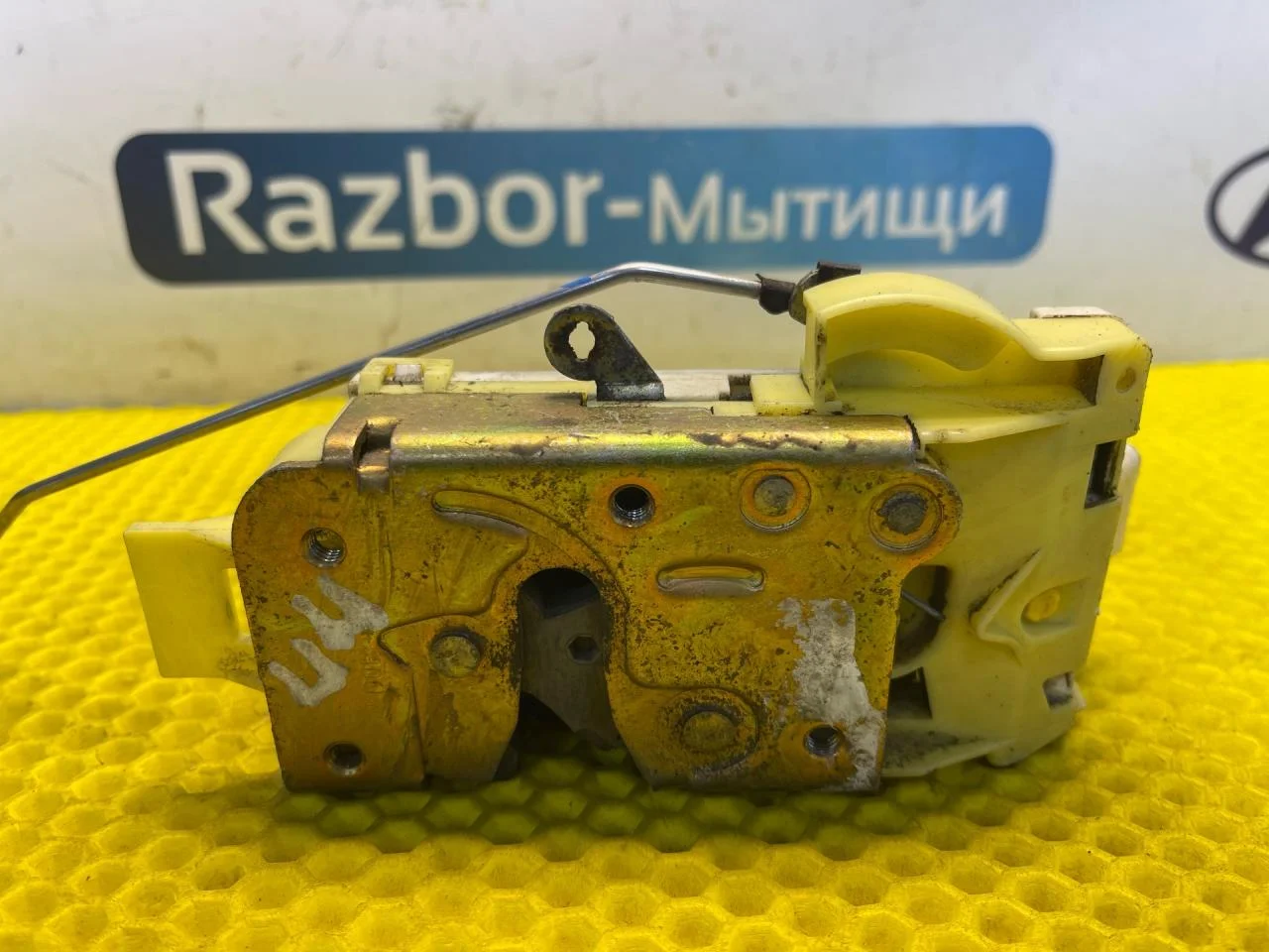 Замок двери Ford Focus 1 седан 2001 - миниатюра 6