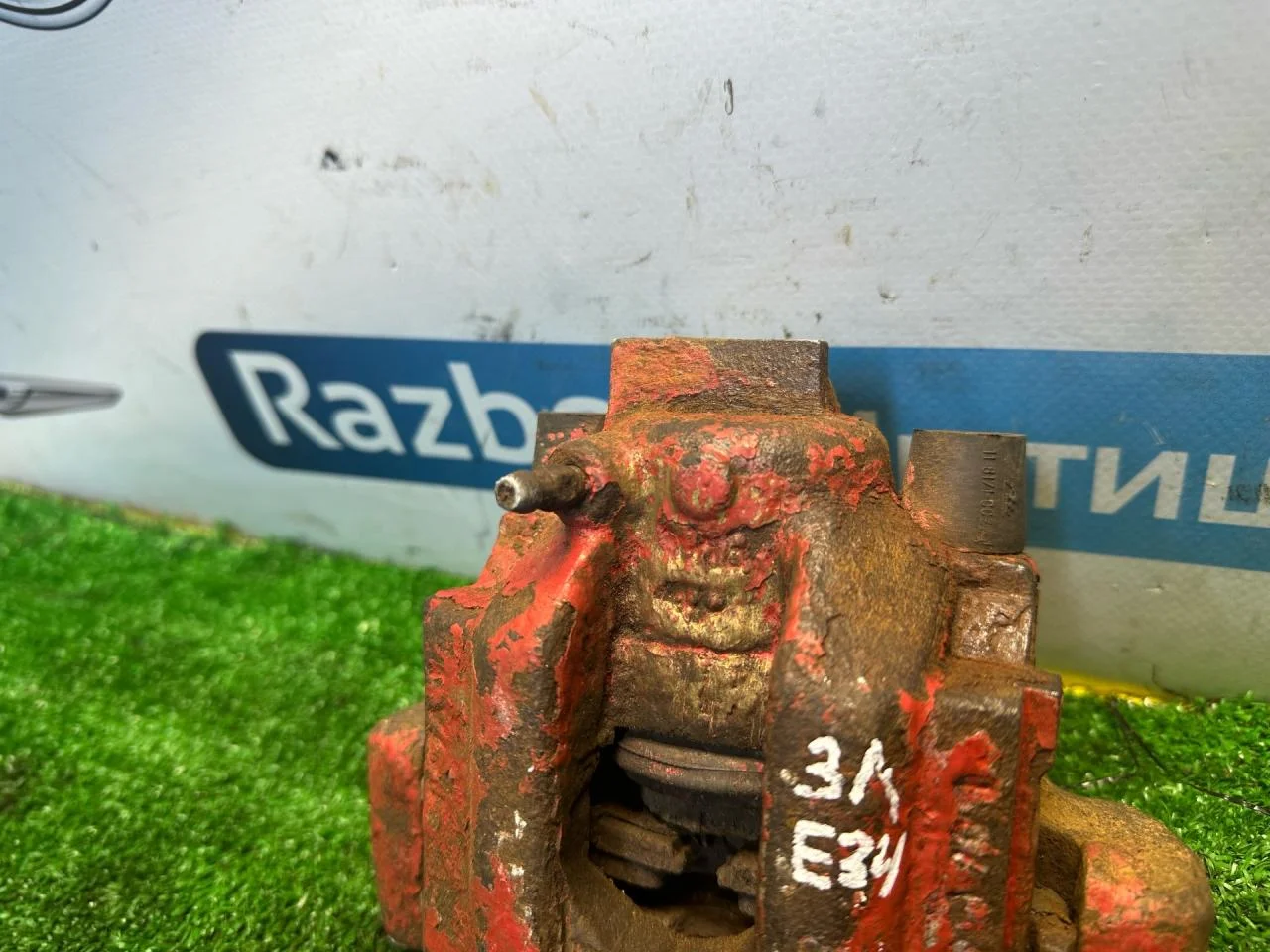 Задний левый суппорт BMW 5 E34 - миниатюра 4
