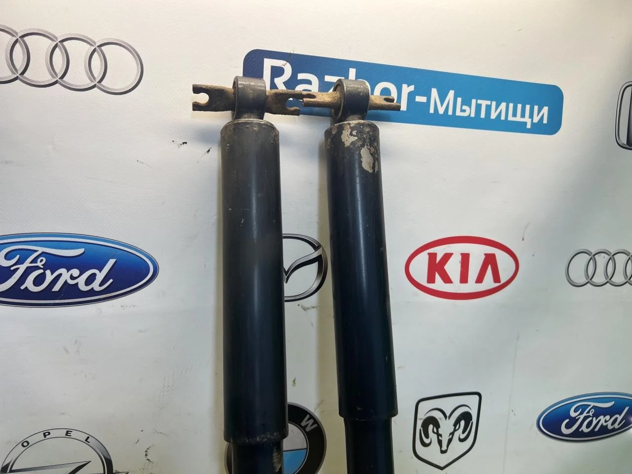 Амортизатор задний Kia Rio 2004 - миниатюра 3