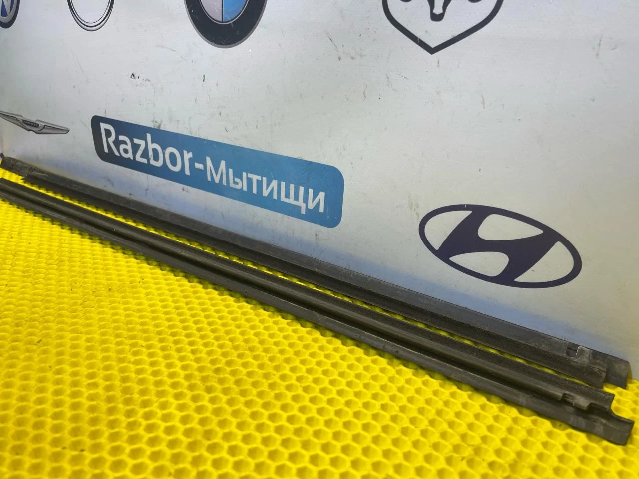 Молдинг двери задней Ford Focus 1 седан - миниатюра 9