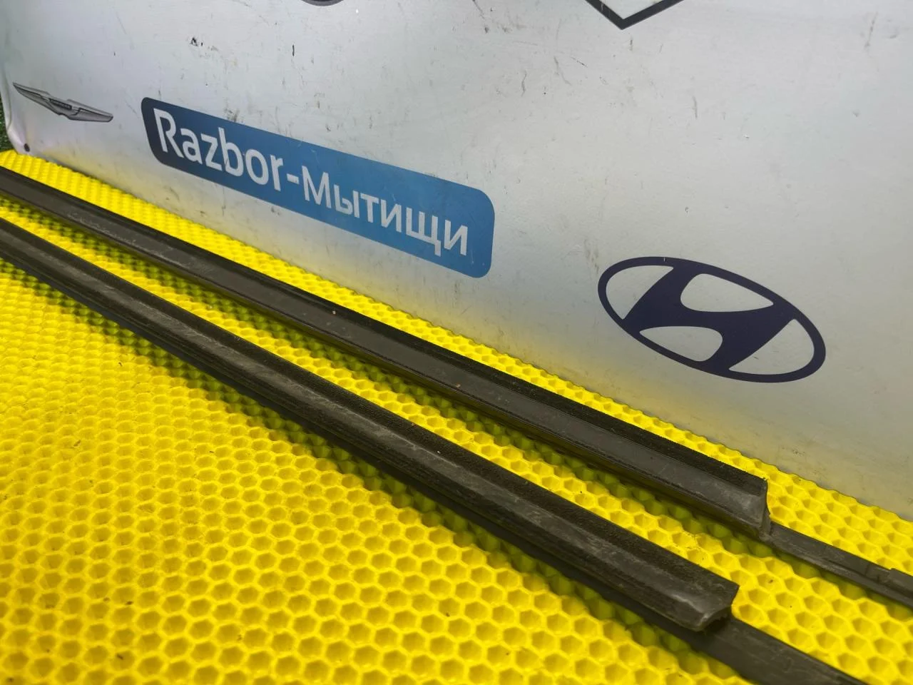 Молдинг двери передней Ford Focus 1 седан - миниатюра 8