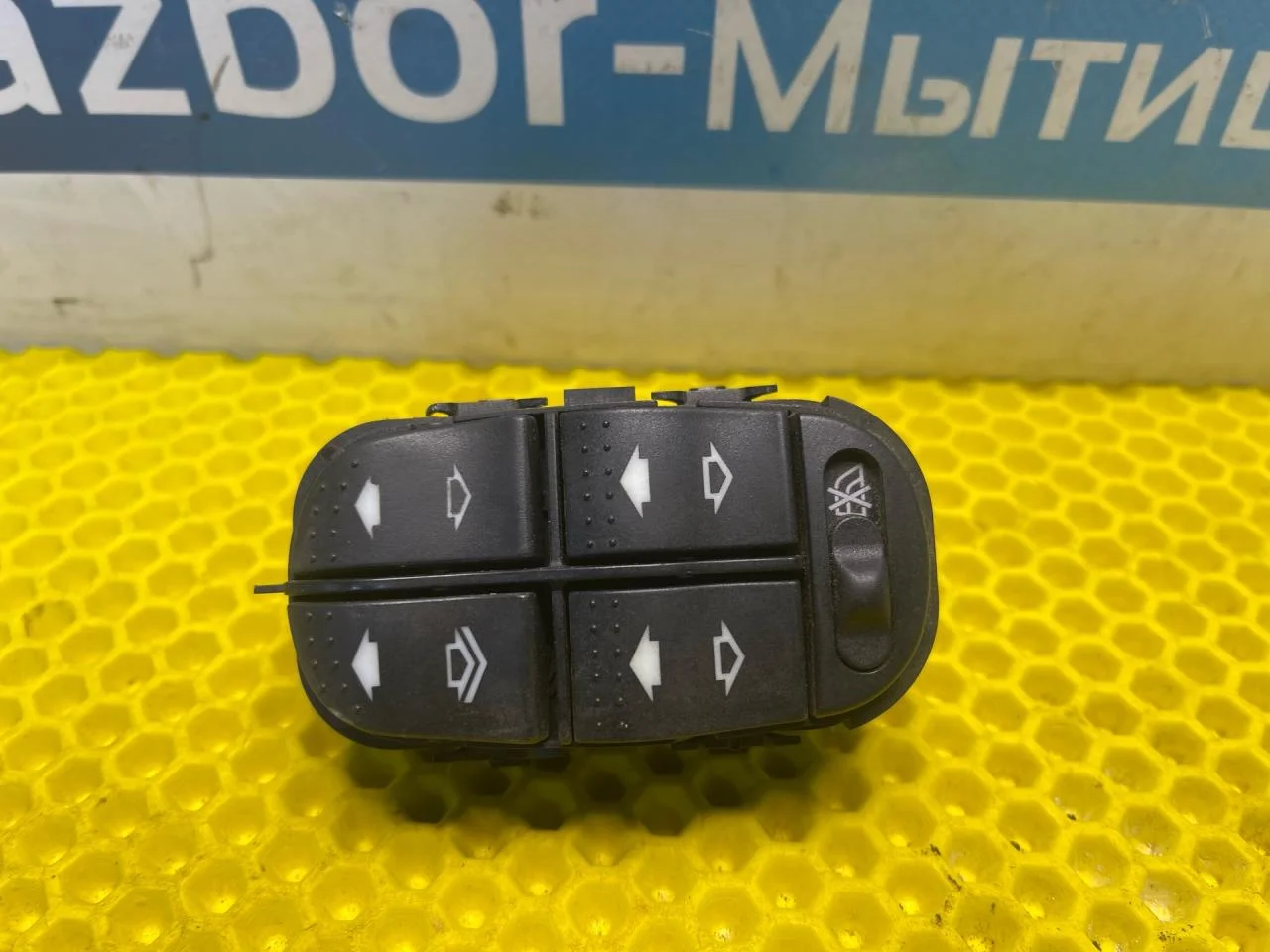 Блок управления стеклоподъемниками Ford Focus 1 - изображение 1