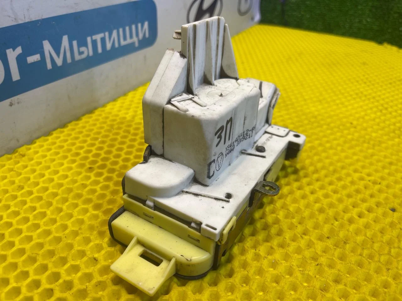 Замок двери задней правой Ford Focus 1 - миниатюра 3