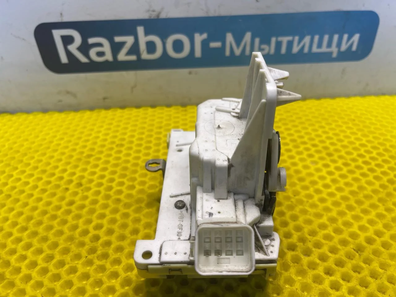 Замок двери задней правой Ford Focus 1 - миниатюра 8