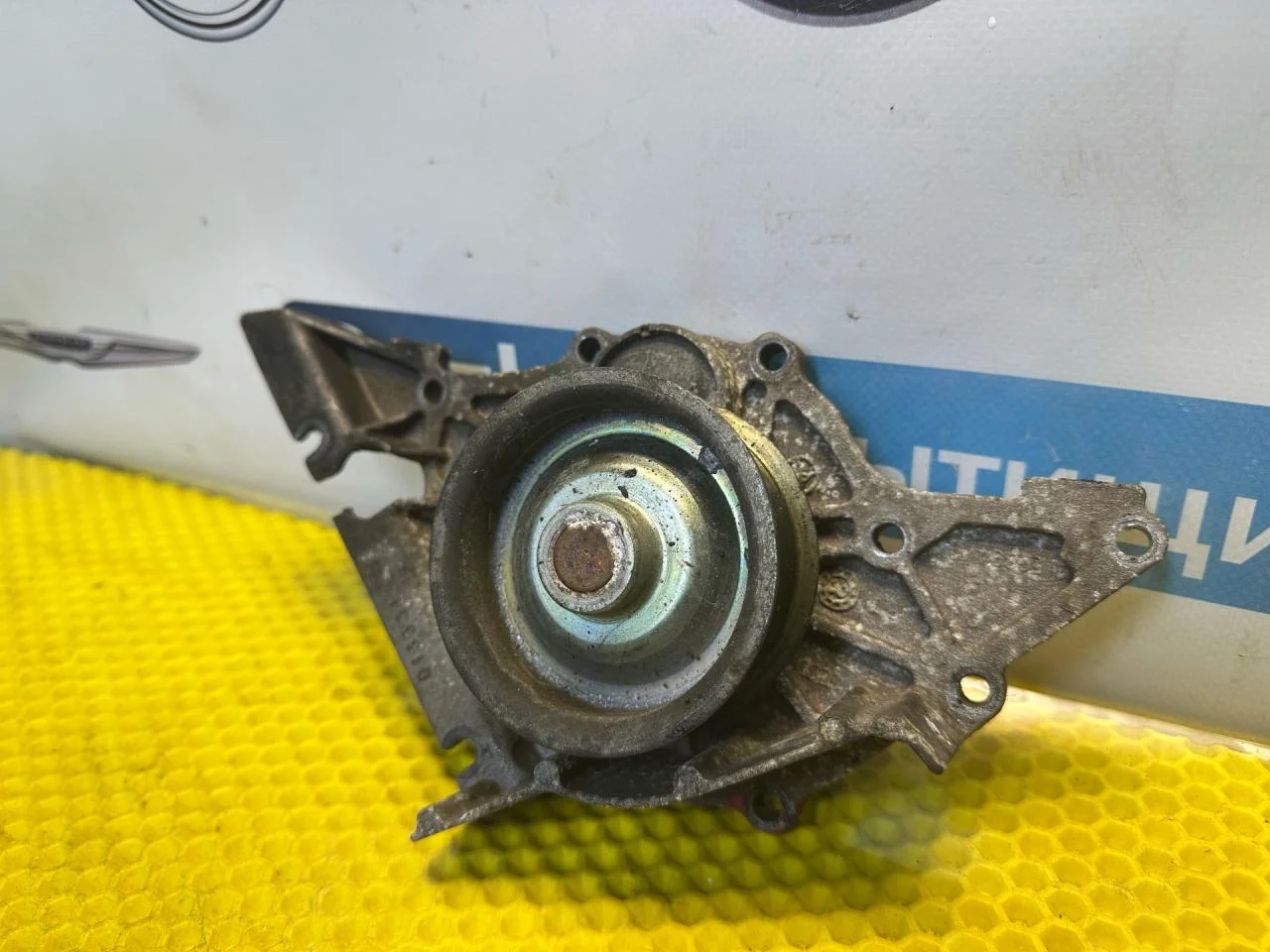 Водяная помпа Audi A6 C5 1999 078121006A - миниатюра 3