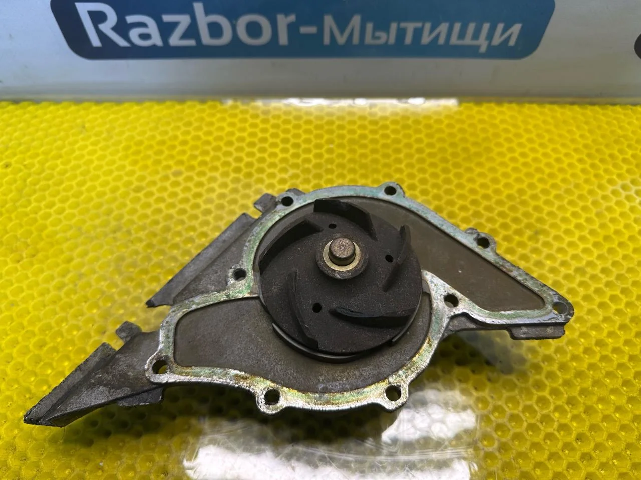 Водяная помпа Audi A6 C5 1999 078121006A - миниатюра 4