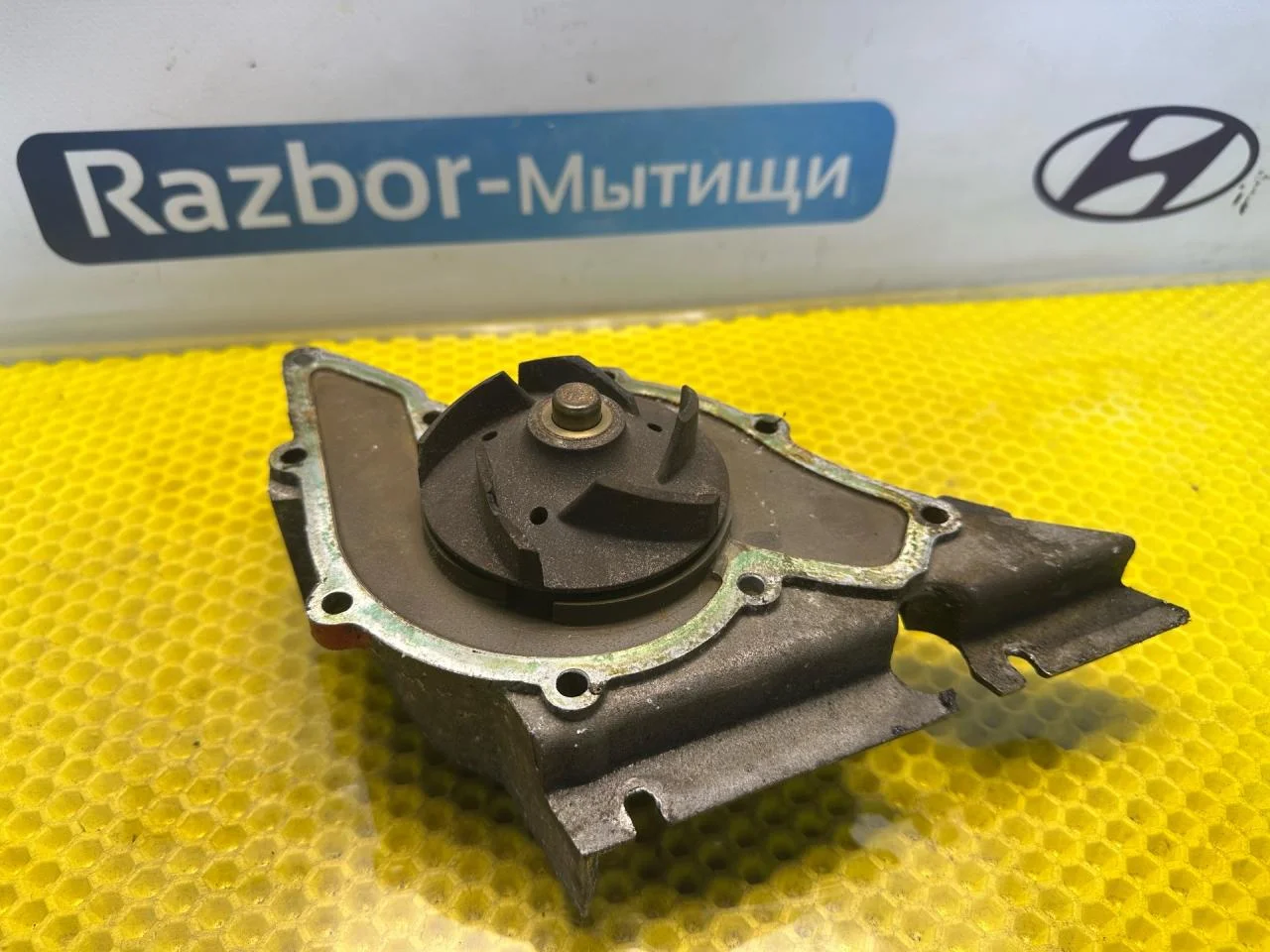 Водяная помпа Audi A6 C5 1999 078121006A - миниатюра 5