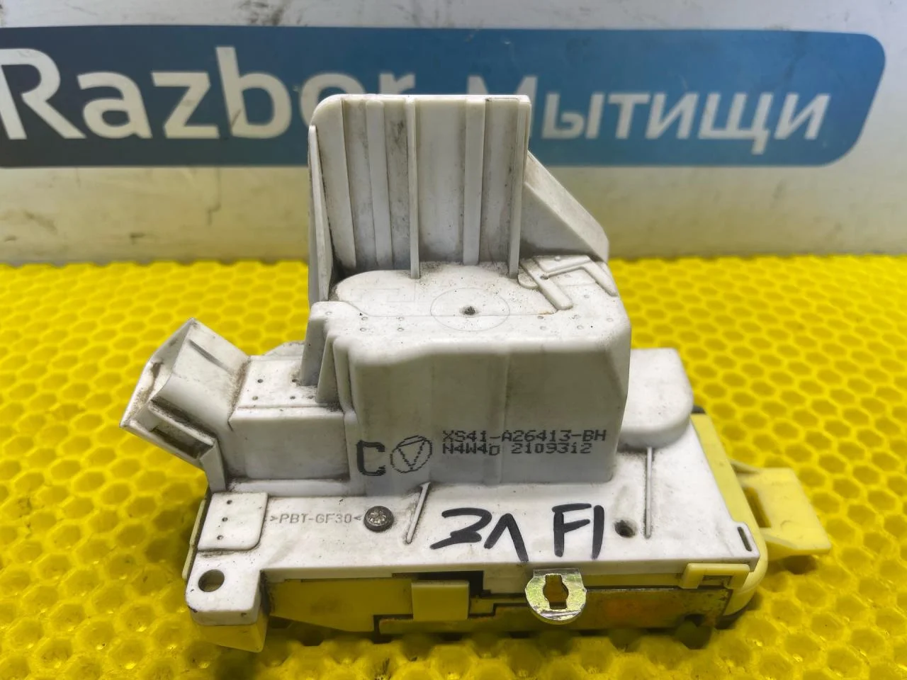 Замок двери задней левой Ford Focus 1 седан - изображение 1
