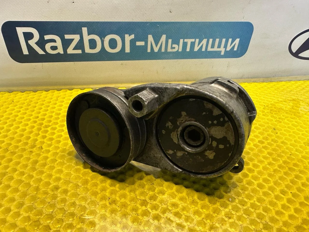 Натяжитель ремня ГРМ Audi A6 C5 1999 950440 - изображение 1
