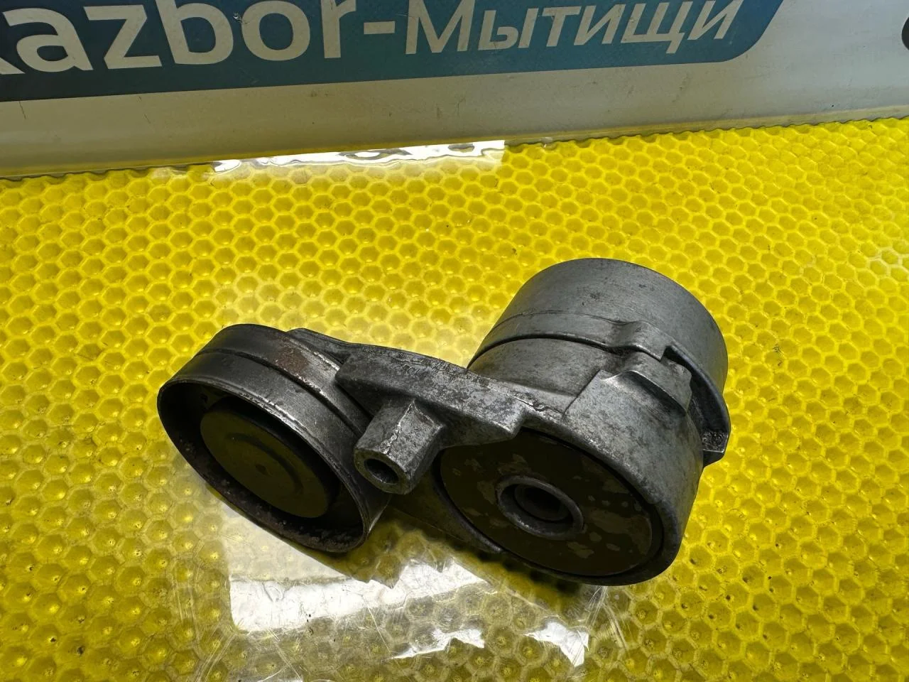 Натяжитель ремня ГРМ Audi A6 C5 1999 950440 - миниатюра 2