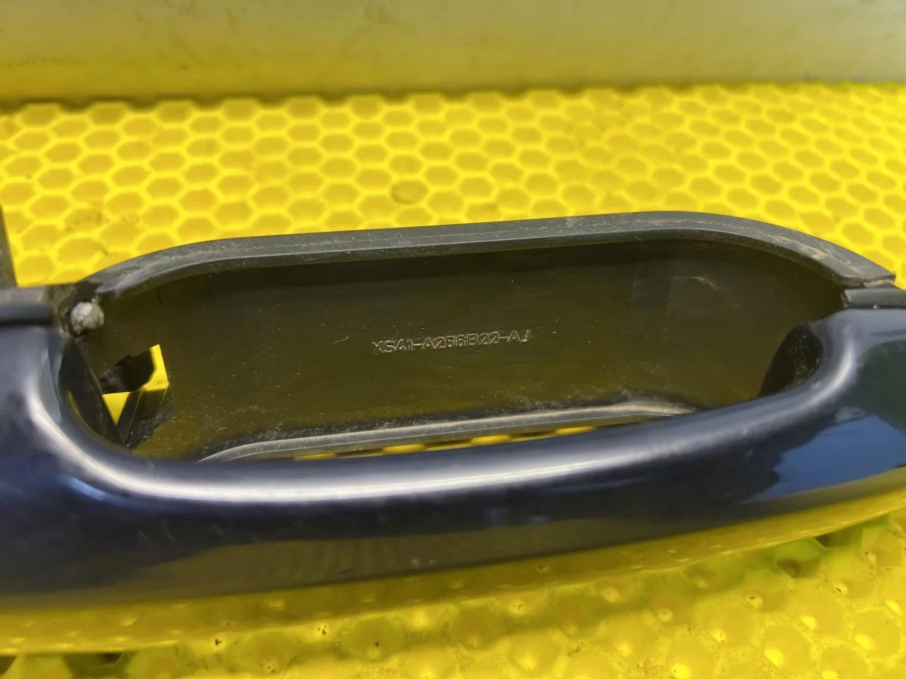Ручка двери задняя правая Ford Focus 1 - миниатюра 6