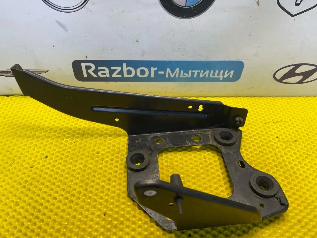 Кронштейн воздушного фильтра Ford Focus 2.0 - изображение 1